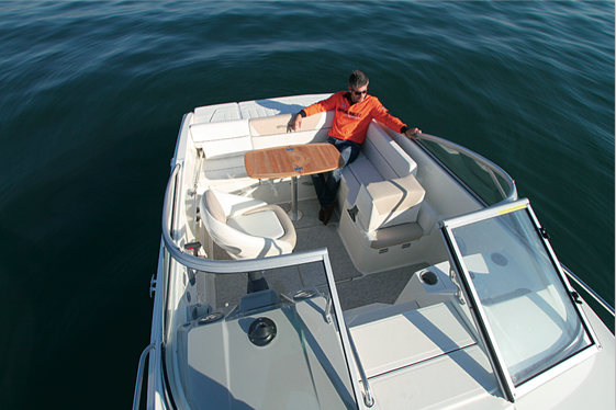 Bayliner 642 CU - Cockpit