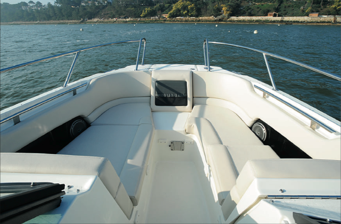 Boston Whaler Vantage 230 - Banquette