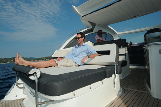 Galeon 325 HTS - Bain de soleil