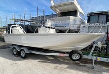 BOSTON WHALER 210 MONTAUK - 2023