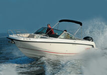 Boston Whaler Vantage 230